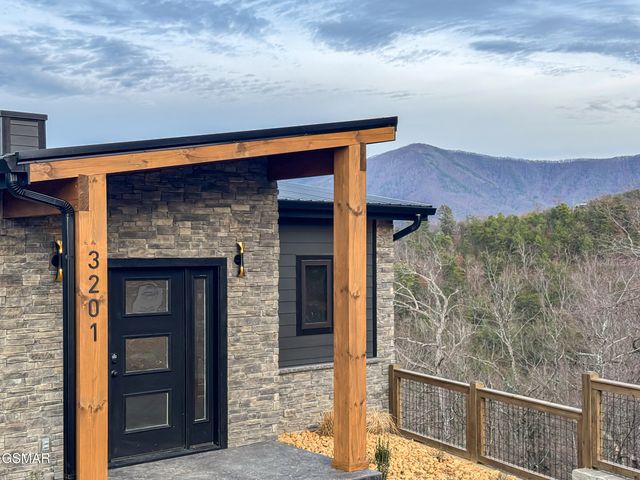 3201 Grouse Ridge Lane, Sevierville, TN 37862