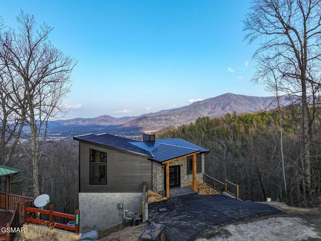 3201 Grouse Ridge Lane, Sevierville, TN 37862