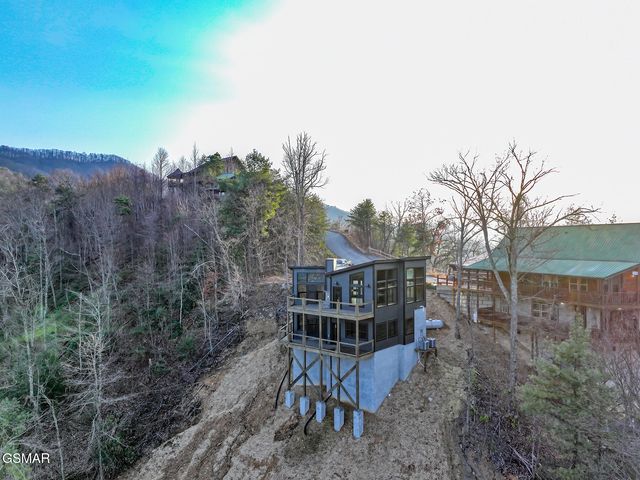 3201 Grouse Ridge Lane, Sevierville, TN 37862