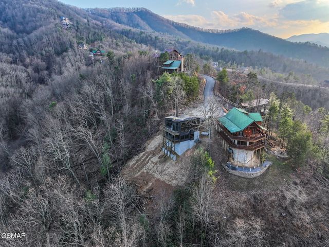 3201 Grouse Ridge Lane, Sevierville, TN 37862