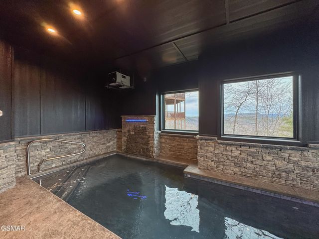 3201 Grouse Ridge Lane, Sevierville, TN 37862