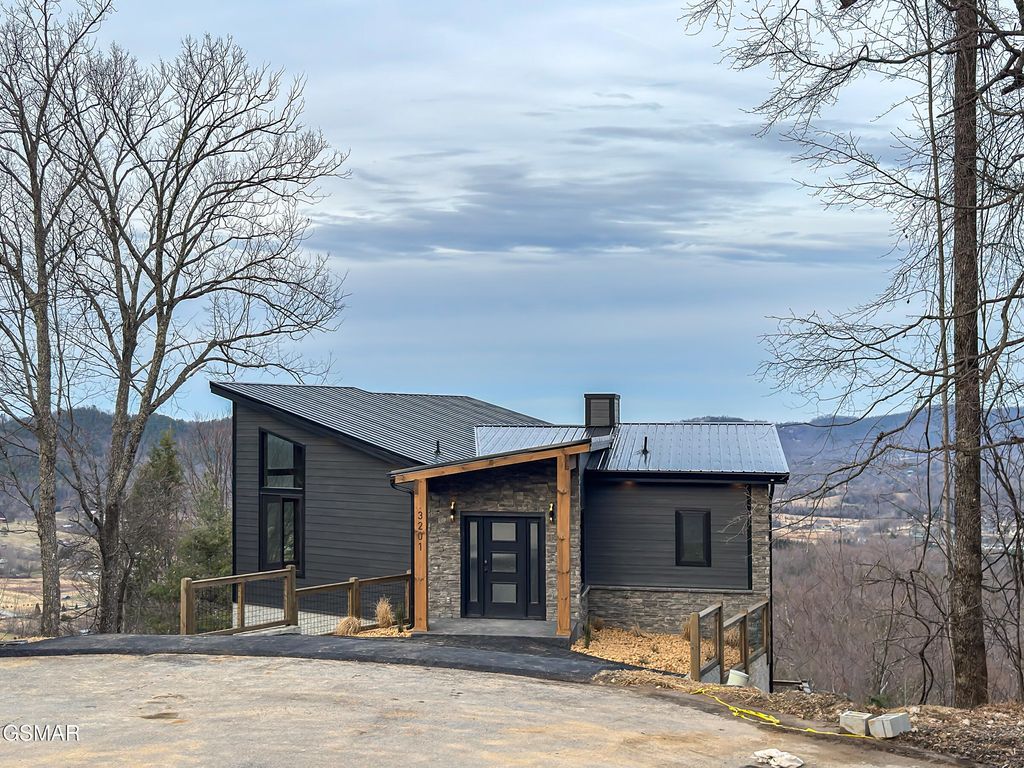 3201 Grouse Ridge Lane, Sevierville, TN 37862
