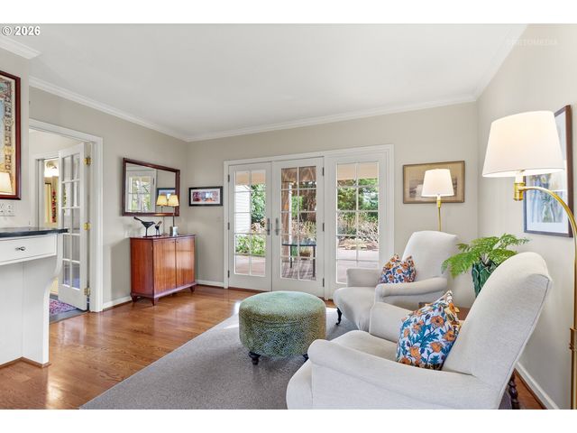 2600 Sw CRESTDALE Dr, Portland, OR 97225