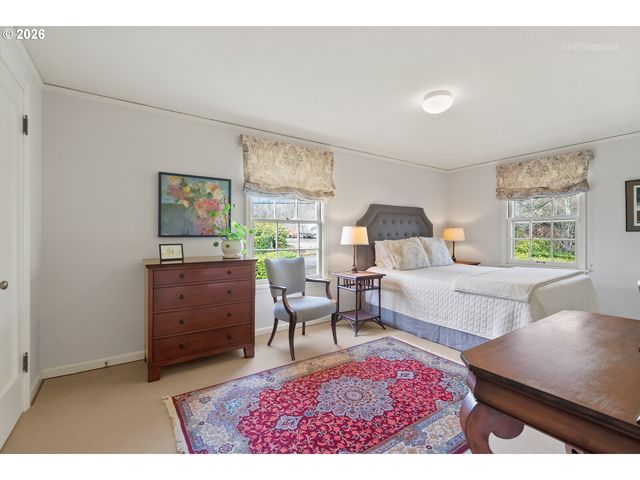 2600 Sw CRESTDALE Dr, Portland, OR 97225