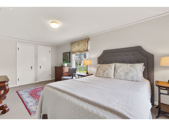 2600 Sw CRESTDALE Dr, Portland, OR 97225