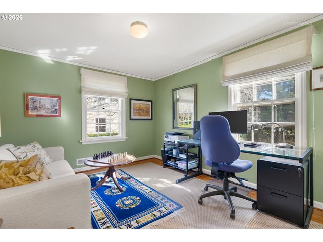 2600 Sw CRESTDALE Dr, Portland, OR 97225