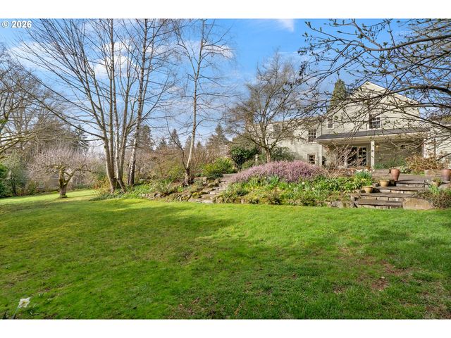 2600 Sw CRESTDALE Dr, Portland, OR 97225