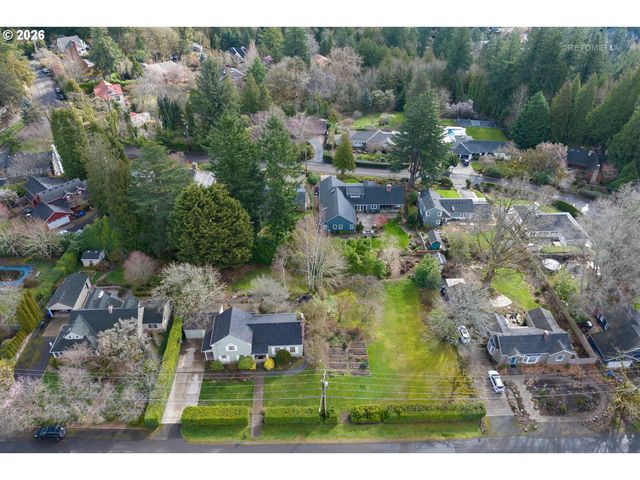 2600 Sw CRESTDALE Dr, Portland, OR 97225