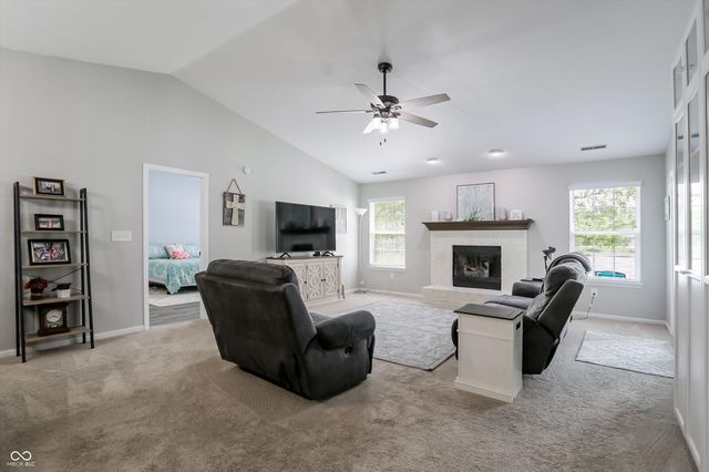 218 Lakemoore Street, Brownsburg, IN 46112
