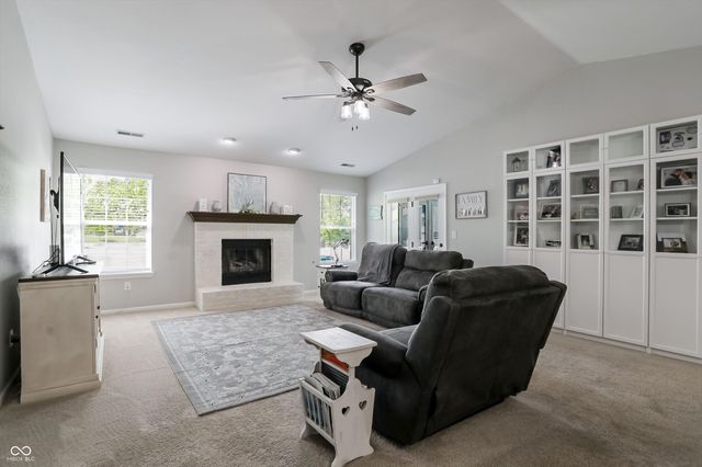 218 Lakemoore Street, Brownsburg, IN 46112