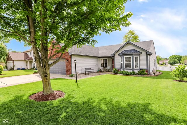 218 Lakemoore Street, Brownsburg, IN 46112