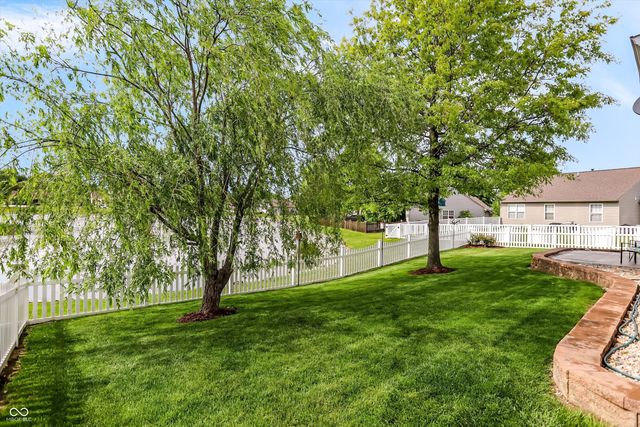 218 Lakemoore Street, Brownsburg, IN 46112
