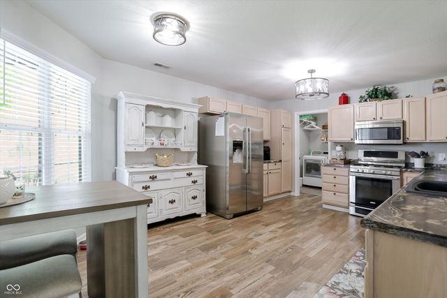 218 Lakemoore Street, Brownsburg, IN 46112