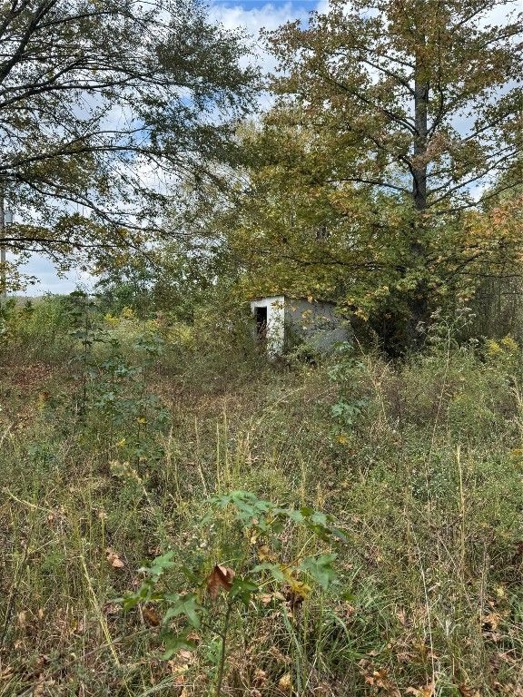 Image 8 of property listing at 315 Rosebud Road, Broken Bow, OK 74728