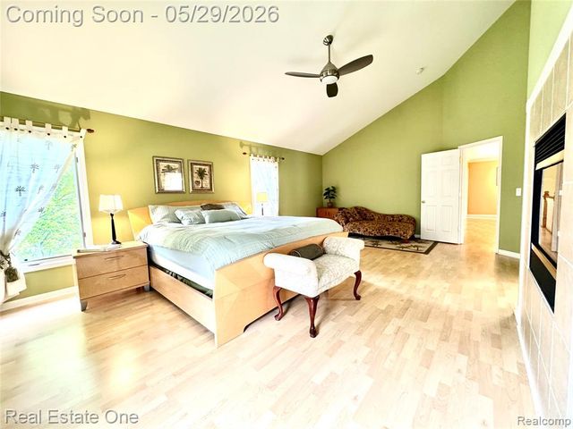 1215 Letica Drive, Rochester, MI 48307