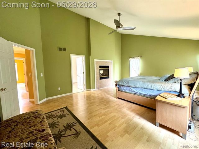 1215 Letica Drive, Rochester, MI 48307