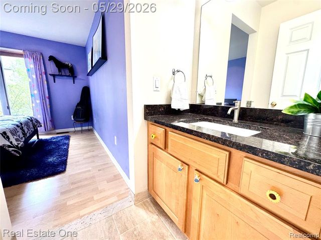 1215 Letica Drive, Rochester, MI 48307