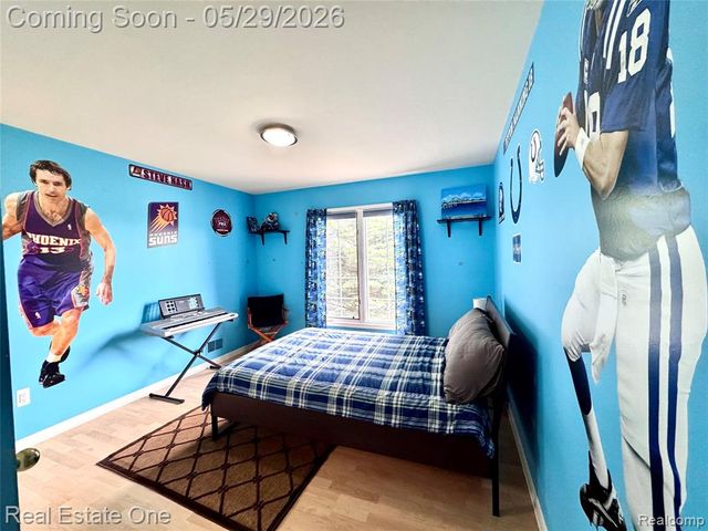 1215 Letica Drive, Rochester, MI 48307