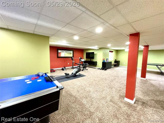 1215 Letica Drive, Rochester, MI 48307