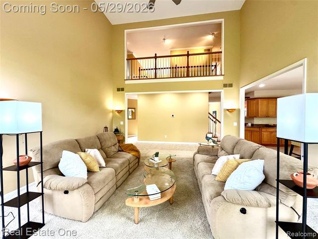 1215 Letica Drive, Rochester, MI 48307