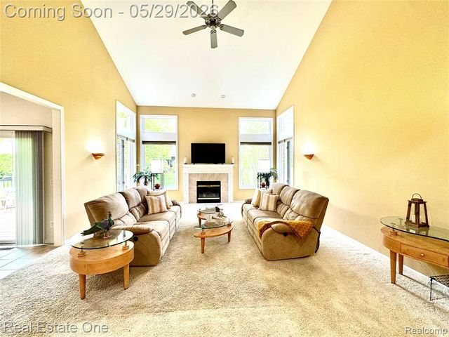 1215 Letica Drive, Rochester, MI 48307