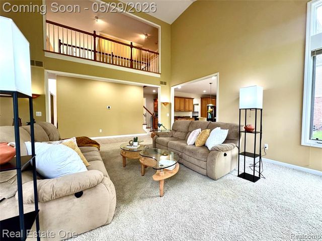 1215 Letica Drive, Rochester, MI 48307