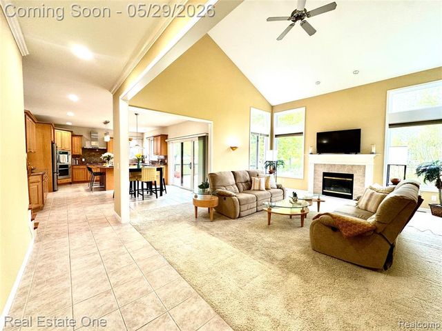 1215 Letica Drive, Rochester, MI 48307