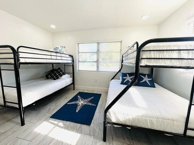 1169 DREW STREET, Clearwater, FL 33755