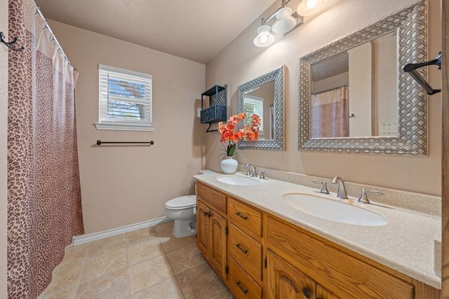 115 Windwood Rd, Kerrville, TX 78028