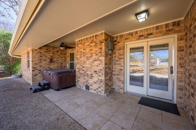 115 Windwood Rd, Kerrville, TX 78028