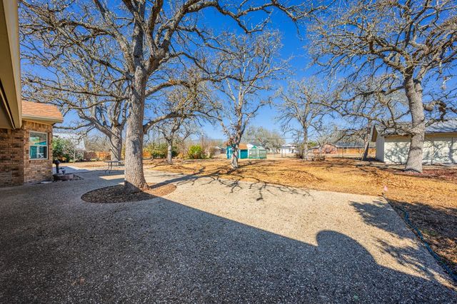 115 Windwood Rd, Kerrville, TX 78028