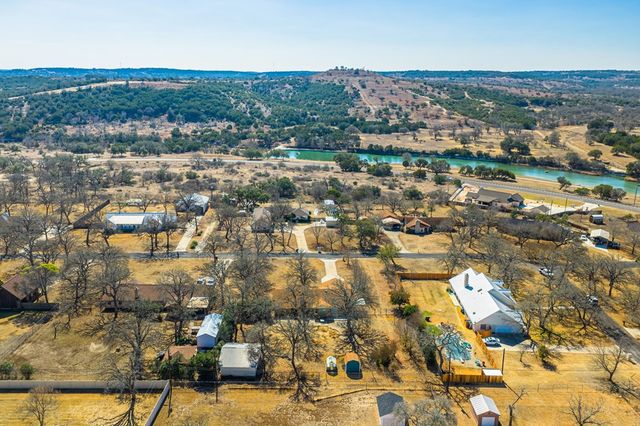115 Windwood Rd, Kerrville, TX 78028