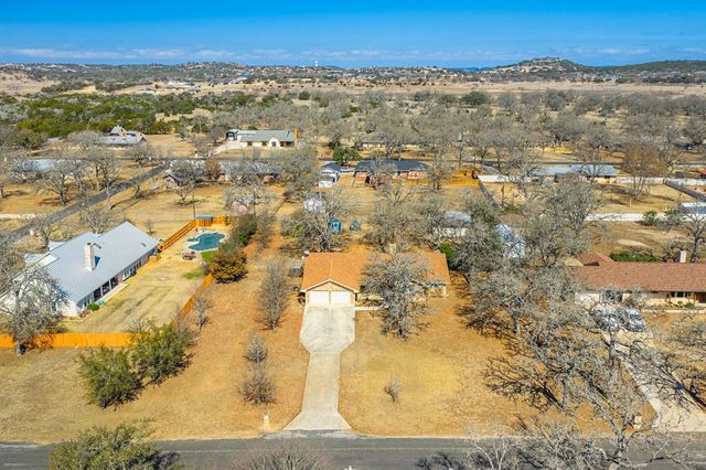 115 Windwood Rd, Kerrville, TX 78028
