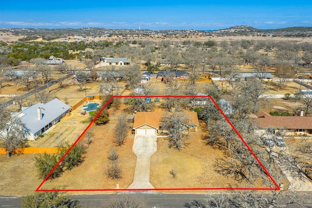 115 Windwood Rd, Kerrville, TX 78028