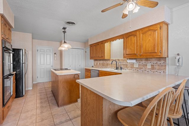 115 Windwood Rd, Kerrville, TX 78028