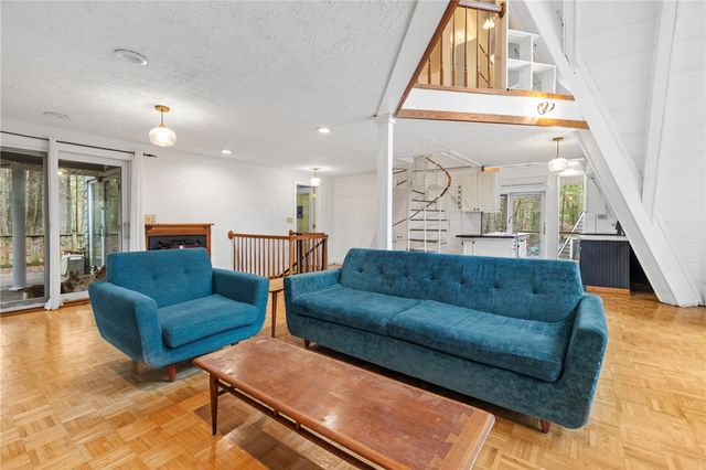 535 Log Road, Smithfield, RI 02917