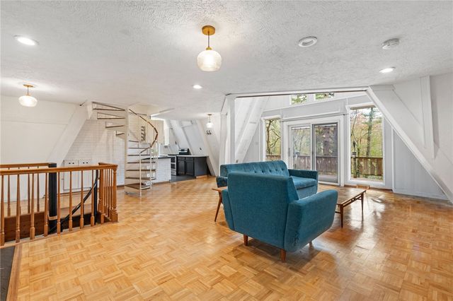 535 Log Road, Smithfield, RI 02917