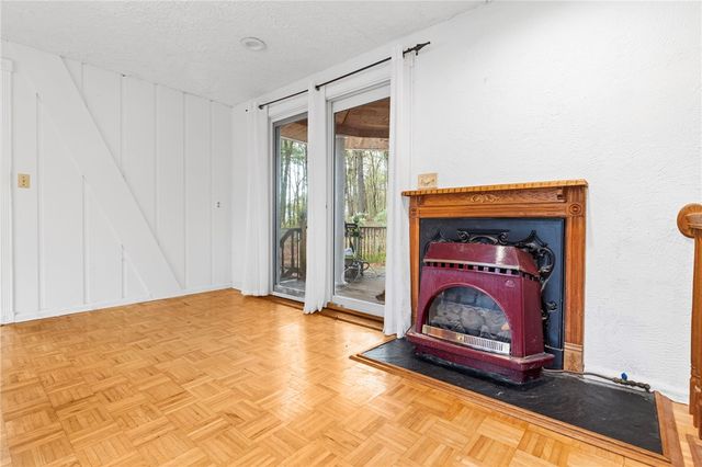 535 Log Road, Smithfield, RI 02917