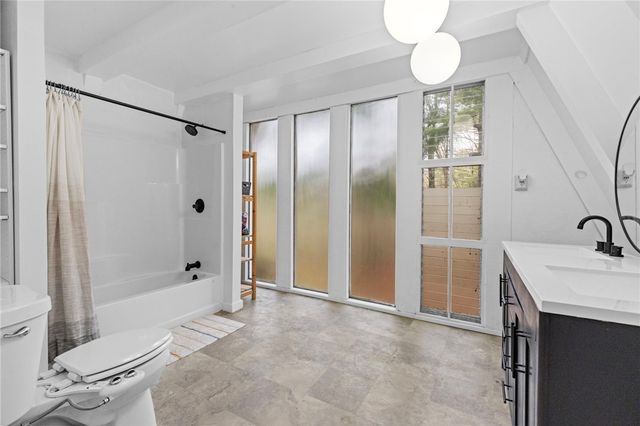 535 Log Road, Smithfield, RI 02917