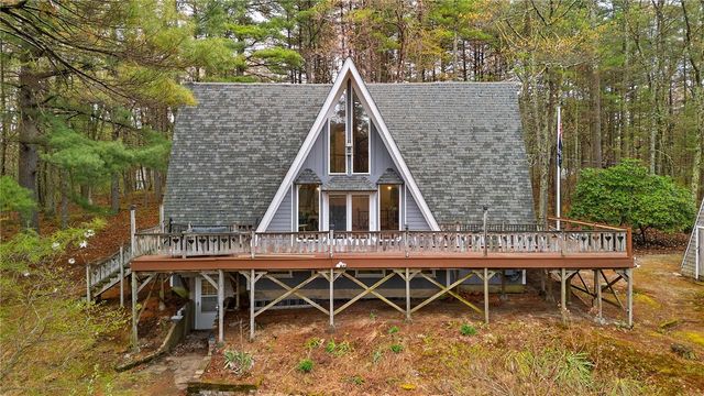 535 Log Road, Smithfield, RI 02917