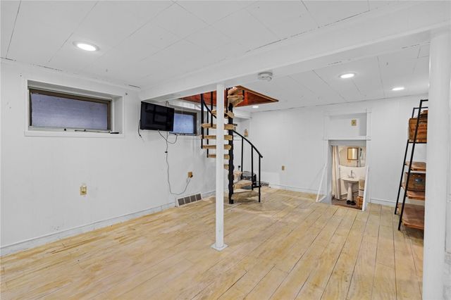 535 Log Road, Smithfield, RI 02917