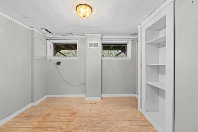 535 Log Road, Smithfield, RI 02917