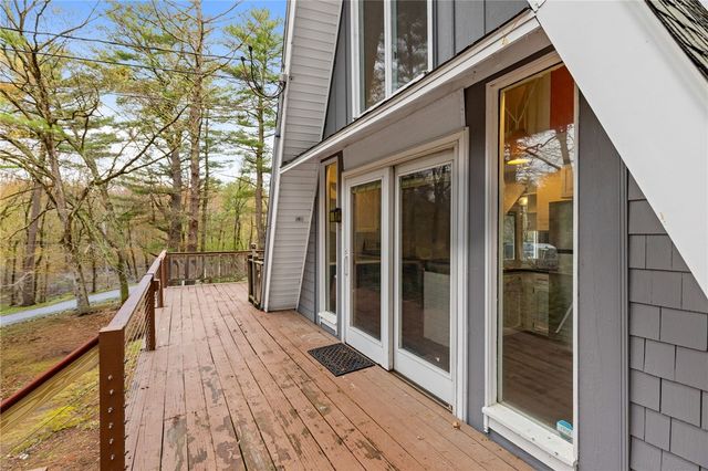 535 Log Road, Smithfield, RI 02917