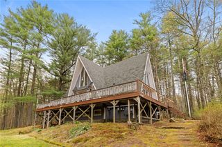 535 Log Road, Smithfield, RI 02917