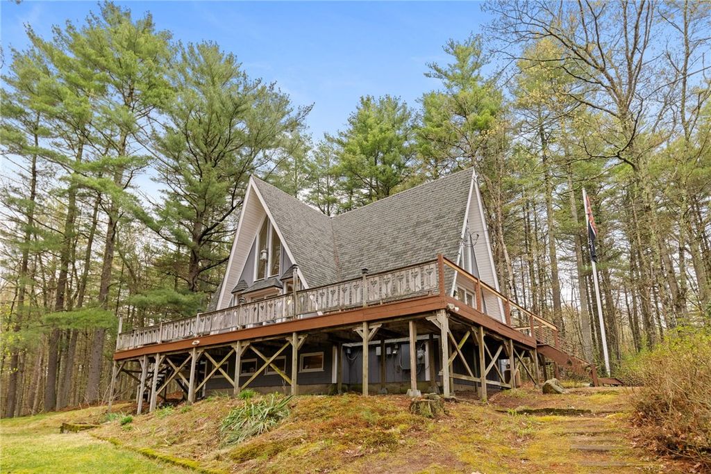 535 Log Road, Smithfield, RI 02917