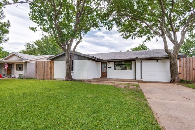 737 Cranbrook Lane, Grand Prairie, TX 75052