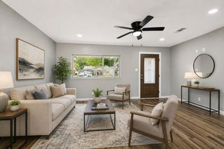 737 Cranbrook Lane, Grand Prairie, TX 75052