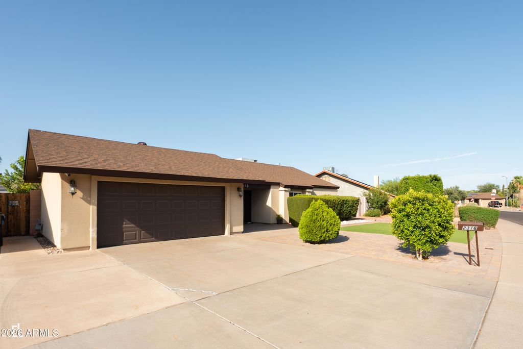 2316 W PORT ROYALE Lane, Phoenix, AZ 85023 — photo 2