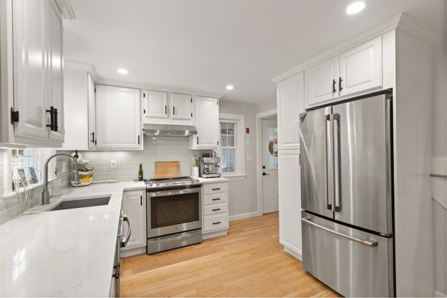 17 Cogswell Ave, Beverly, MA 01915