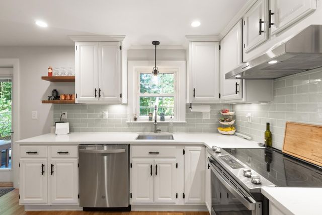 17 Cogswell Ave, Beverly, MA 01915